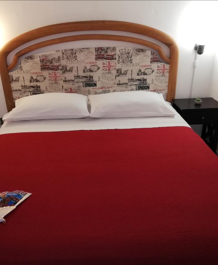 Il Posto Giusto Station Rooms Palermo Buitenkant foto